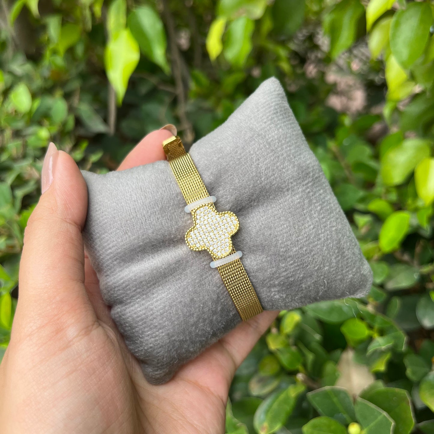 Akika Rakhi Swaroski  Bracelets